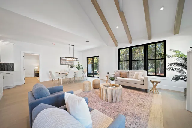 $1,025,000 | 98 Trails Edge Road, Unit 19, Windham, NH 03087