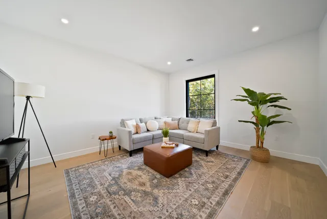 $1,025,000 | 98 Trails Edge Road, Unit 19, Windham, NH 03087