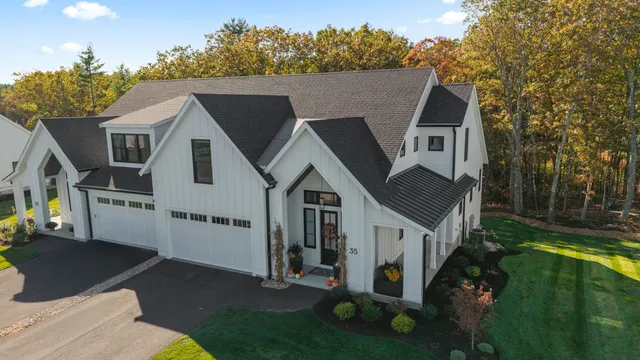 $1,025,000 | 98 Trails Edge Road, Unit 19, Windham, NH 03087