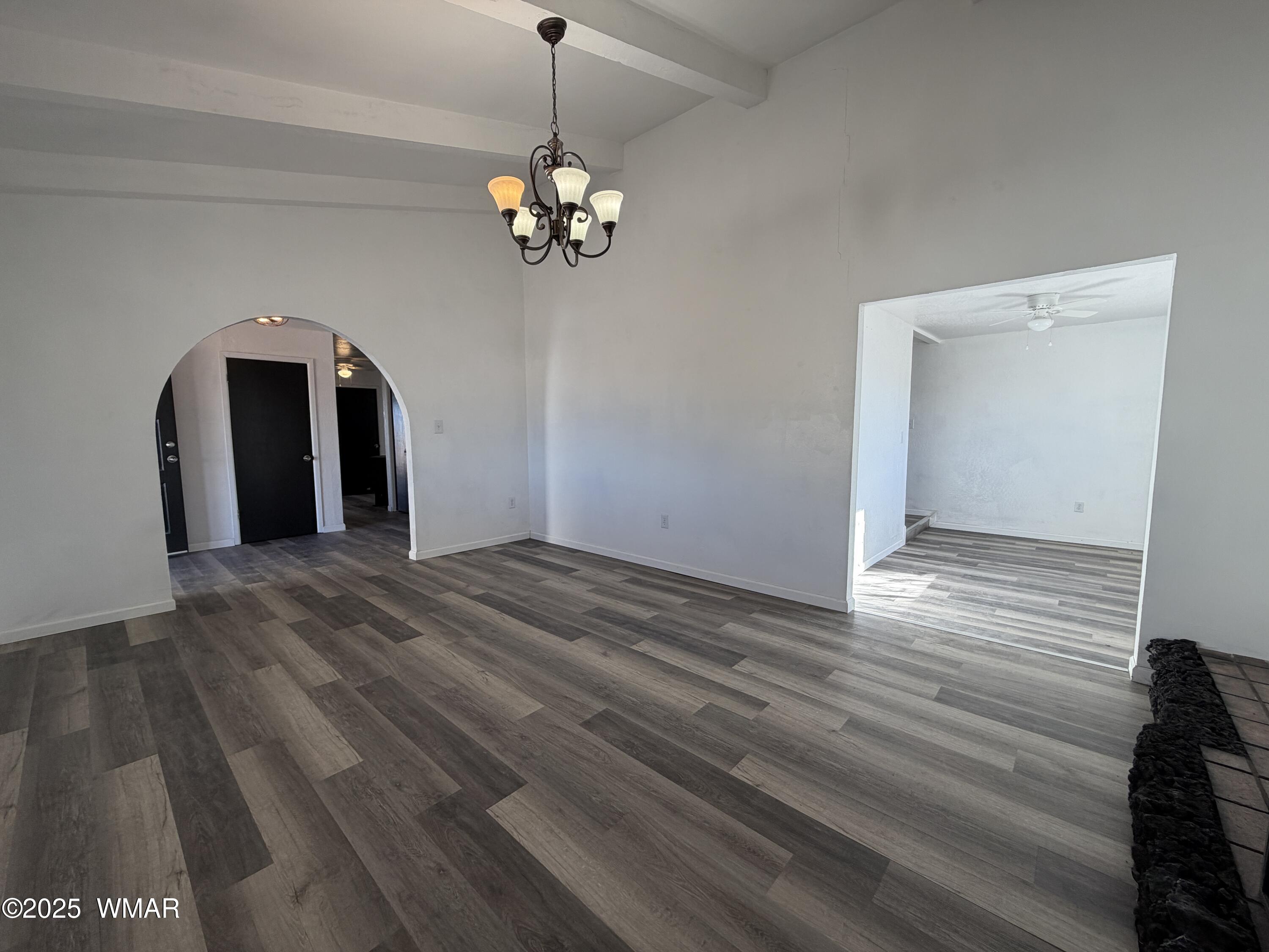 1647 Becker Lane Springerville, AZ 85938 - Photo 5 of 23 Living Room