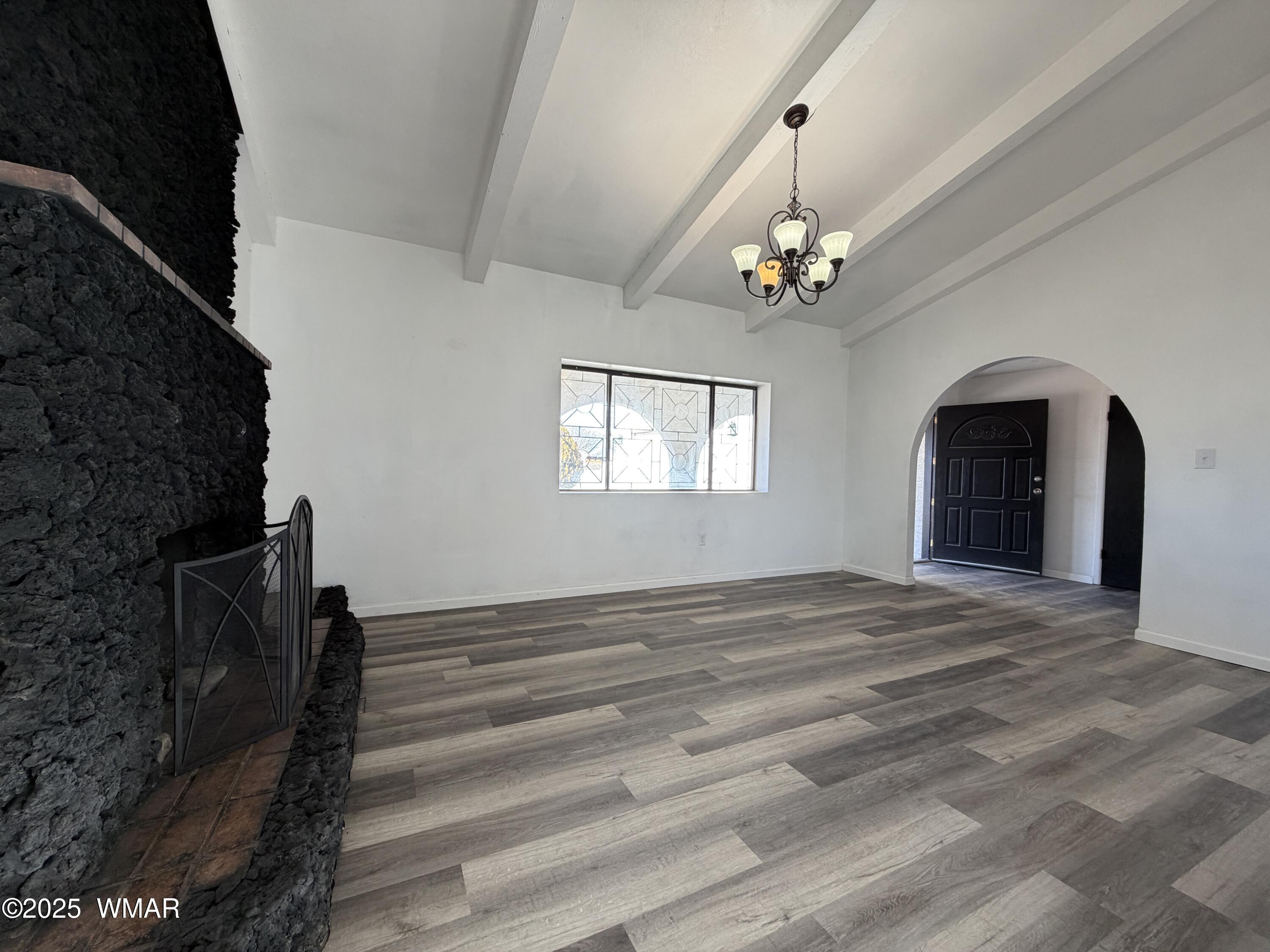 1647 Becker Lane Springerville, AZ 85938 - Photo 6 of 23 Living Room