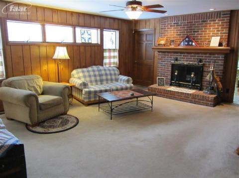 12302 Read Road Fenton, MI 48430 - Photo 6 of 14 20270650-5.JPG