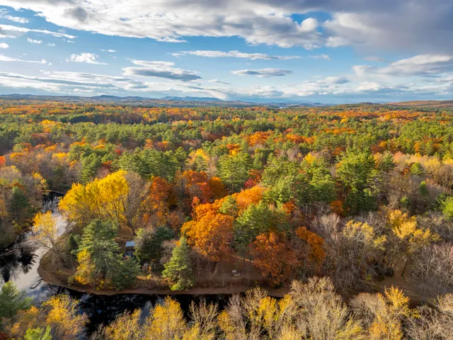 $337,000 | 27 Brilliant Way, Naples, ME 04055