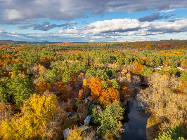 $337,000 | 27 Brilliant Way, Naples, ME 04055