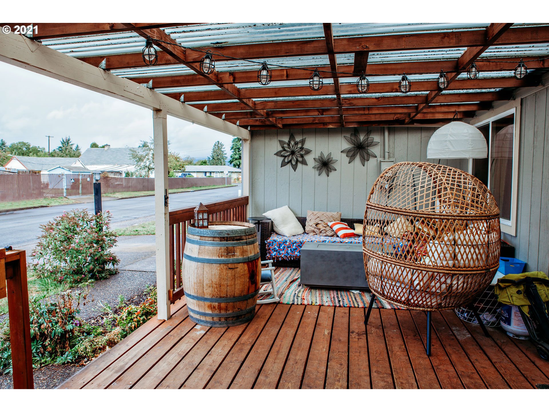 577 South 35th Street Springfield, OR 97478 - Photo 3 of 14 a view of outdoor seating