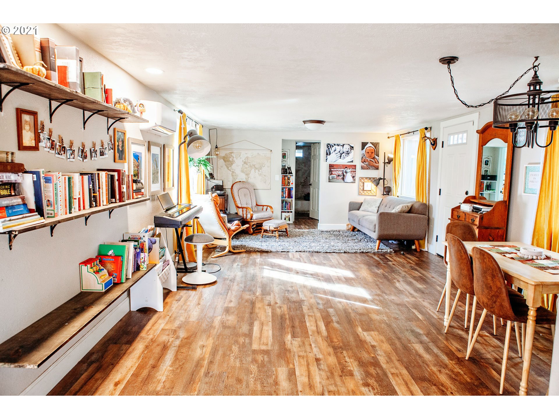 577 South 35th Street Springfield, OR 97478 - Photo 6 of 14 a view of a livingroom with furniture and toys