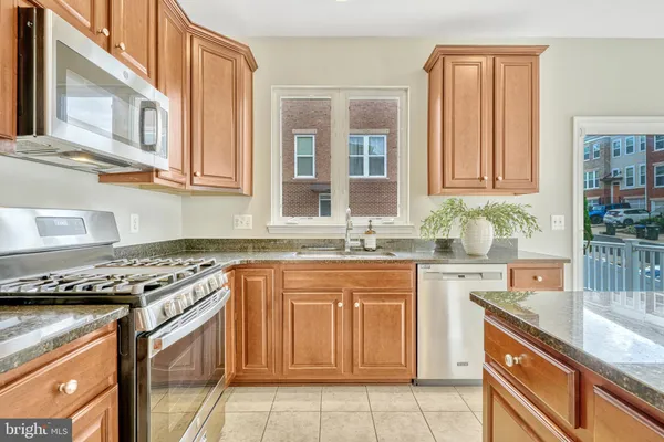 $3,425 | 22464 Faith Terrace, Brambleton, VA 20148