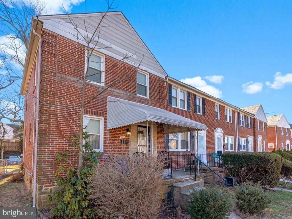 822 Braeside Road Baltimore, MD 21229 - Photo 2 of 34