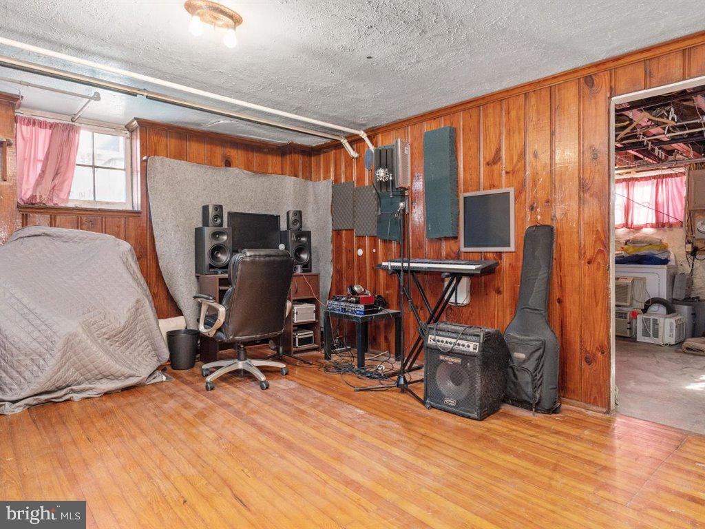 822 Braeside Road Baltimore, MD 21229 - Photo 14 of 34