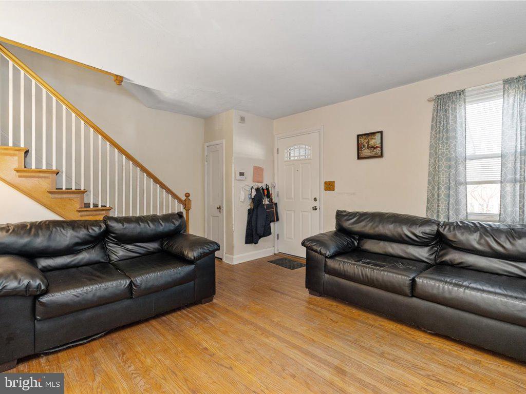 822 Braeside Road Baltimore, MD 21229 - Photo 6 of 34