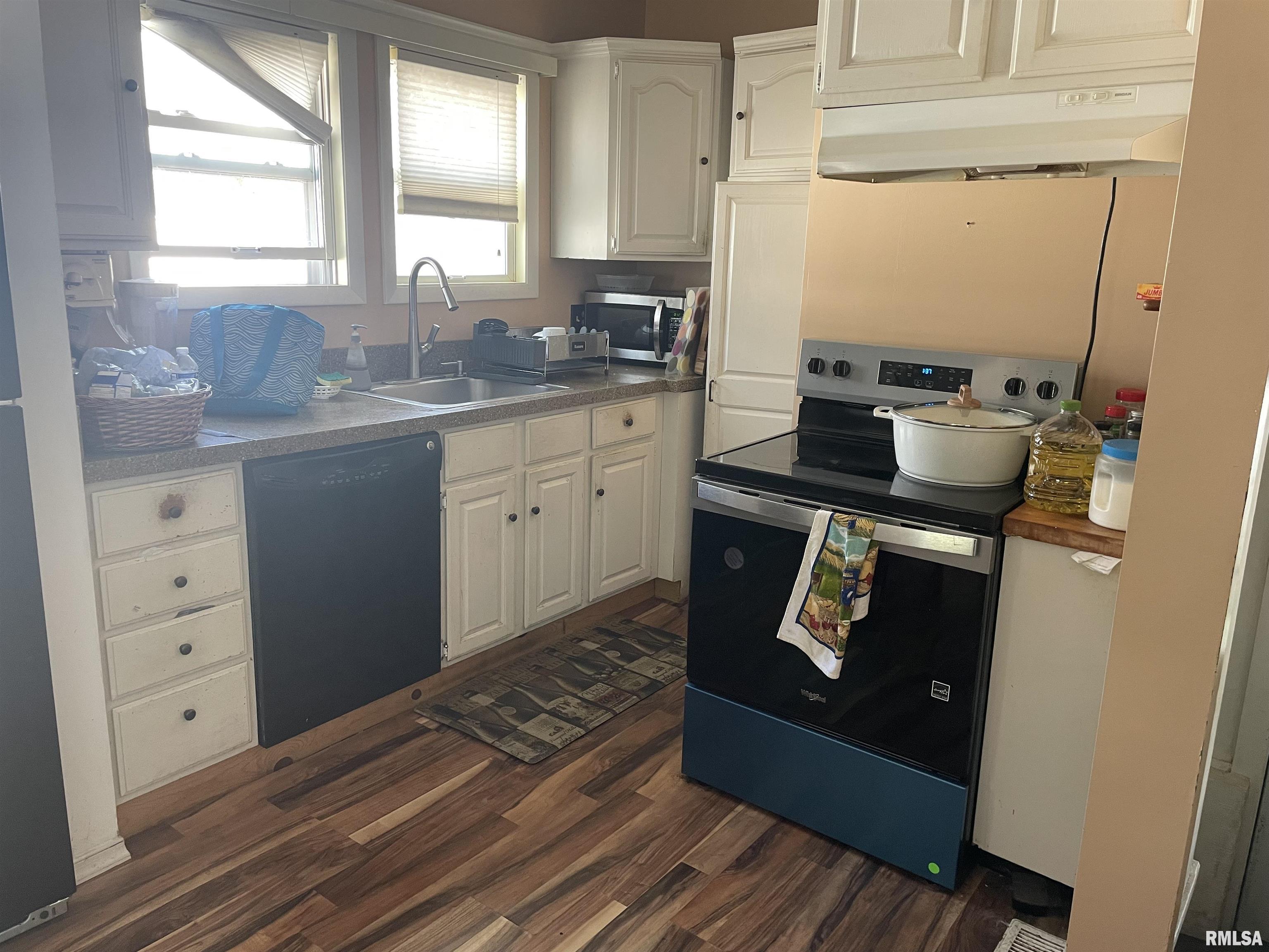 2408 South 4th Street Springfield, IL 62703 - Photo 2 of 28