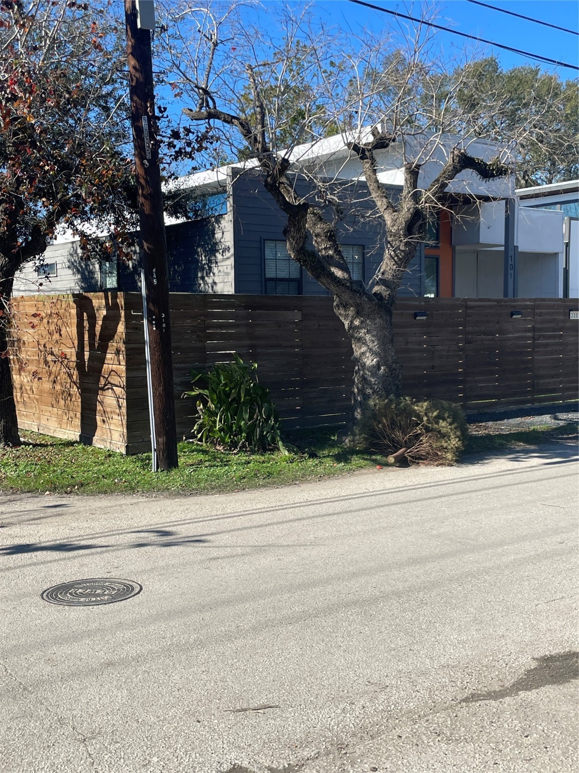 3015 Delia Street Houston, TX 77026 - Photo 2 of 3 Nearby new construction