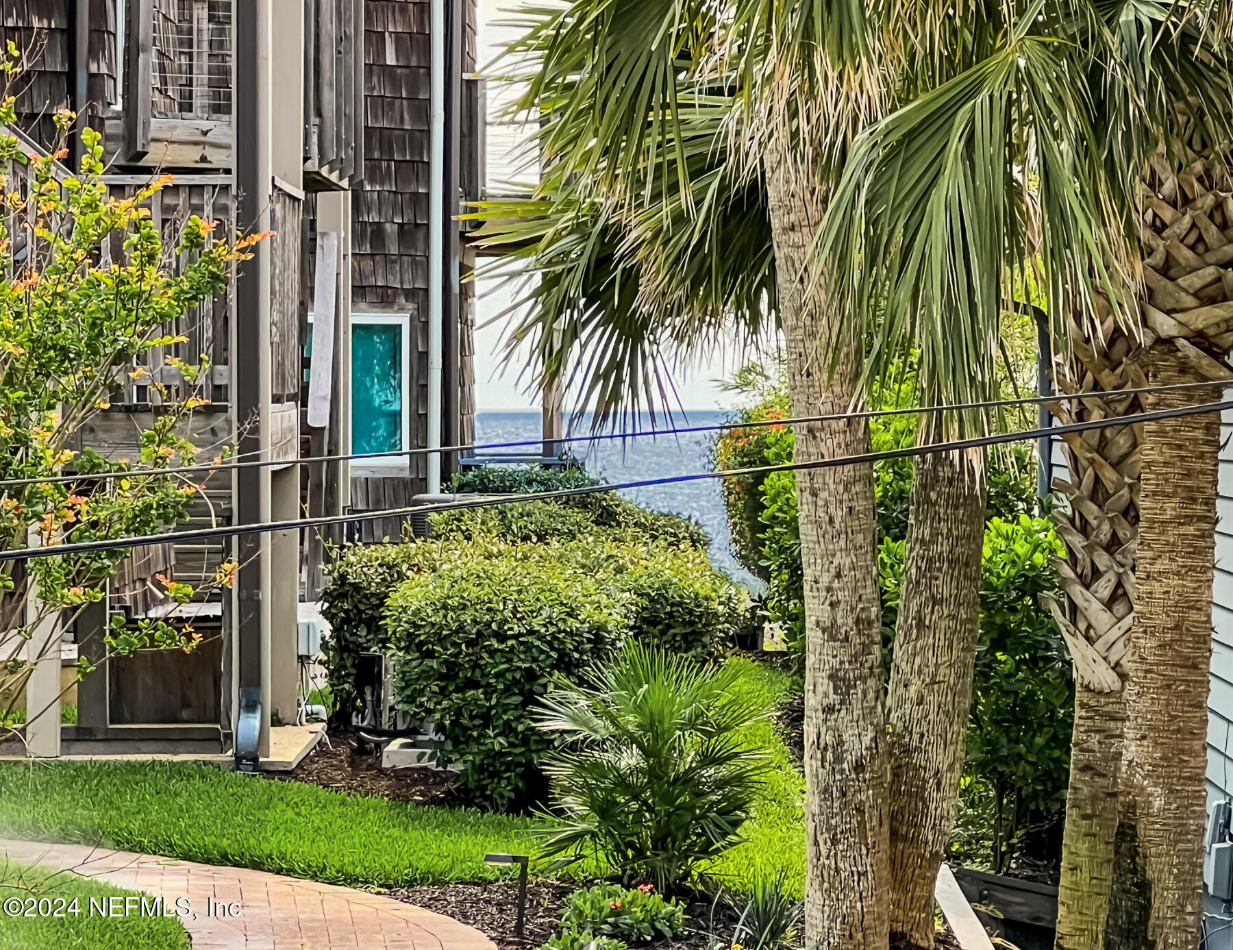 1850 Beach Avenue Atlantic Beach, FL 32233 - Photo 24 of 52 a view of a backyard