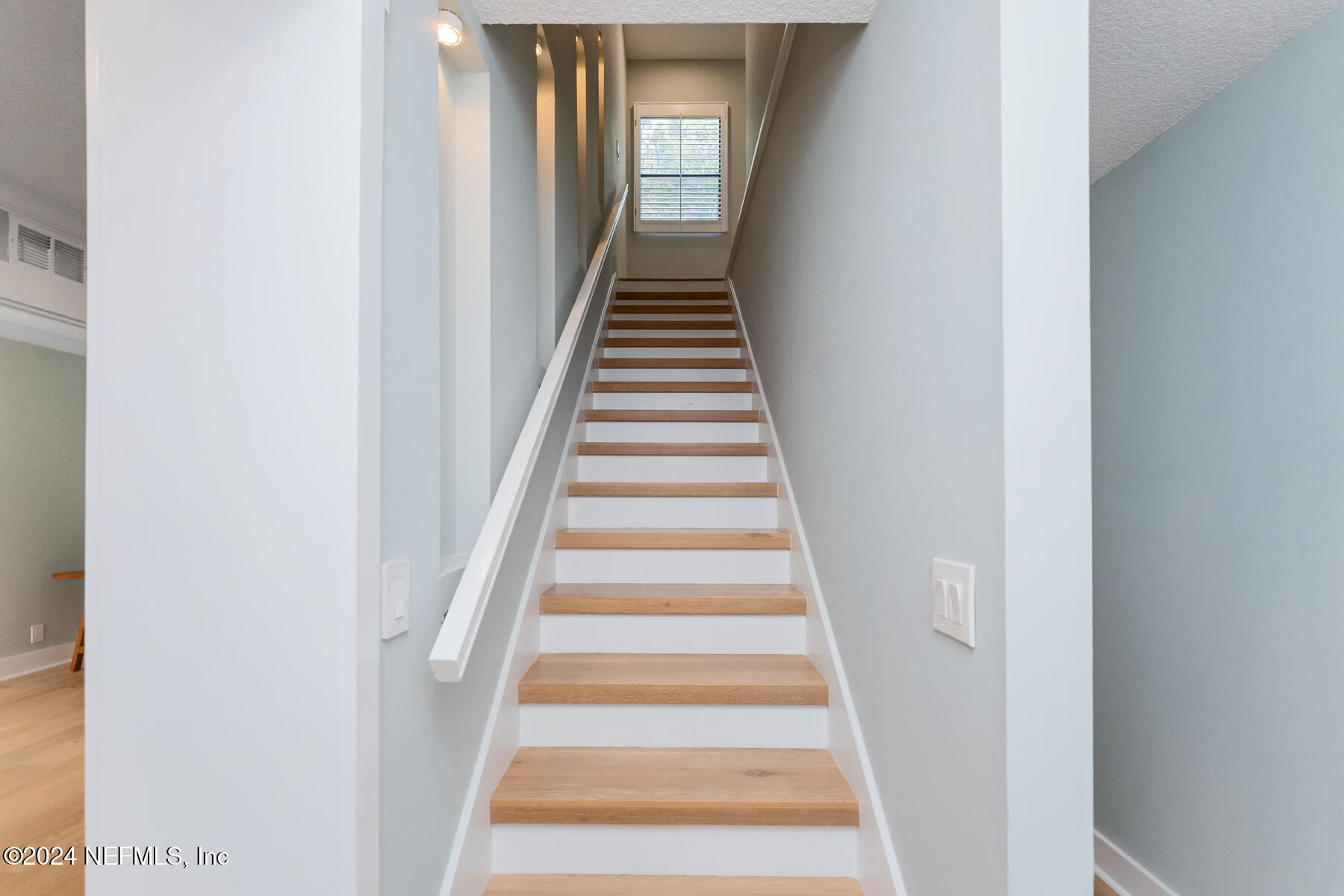 1850 Beach Avenue Atlantic Beach, FL 32233 - Photo 36 of 52 a view of an entryway