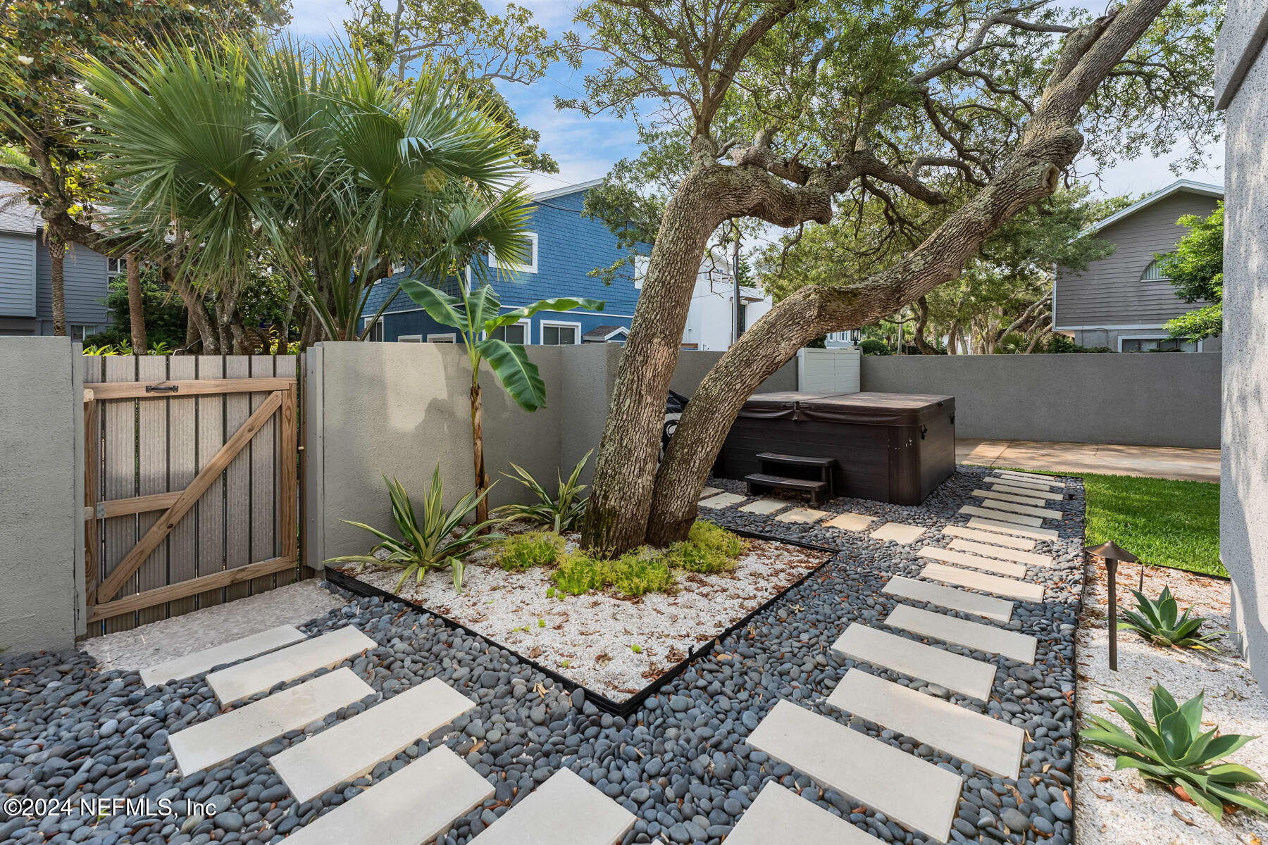 1850 Beach Avenue Atlantic Beach, FL 32233 - Photo 43 of 52 a view of a backyard