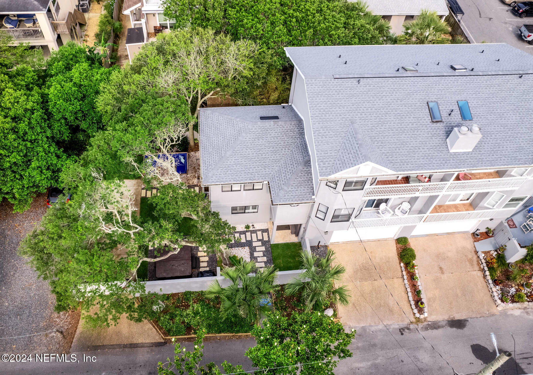 1850 Beach Avenue Atlantic Beach, FL 32233 - Photo 50 of 52 an aerial view of a house