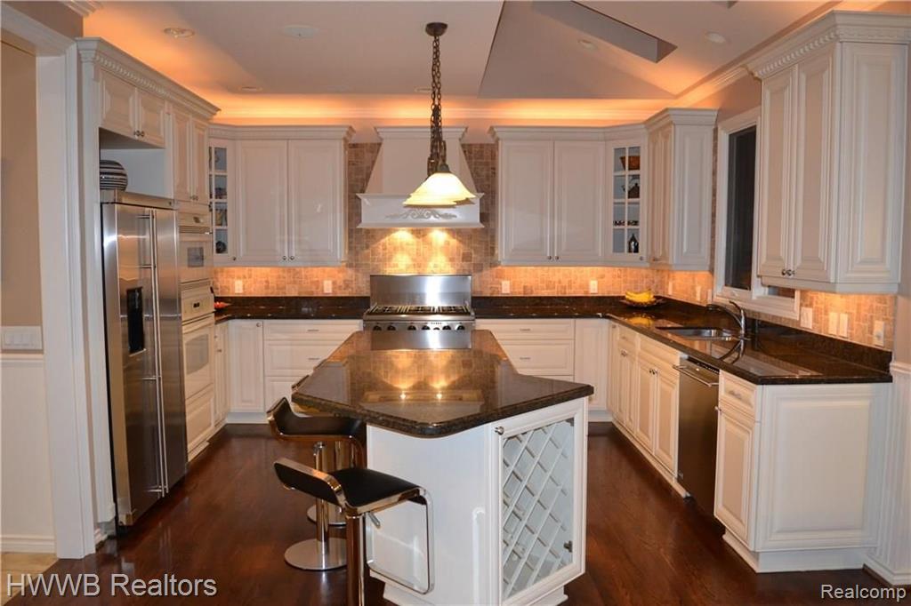 5590 Leeds Court Rochester, MI 48306 - Photo 29 of 73