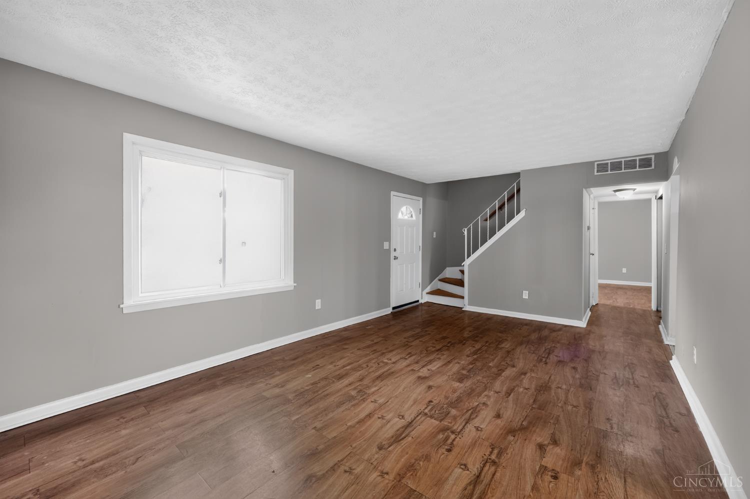 2015 Windmill Way Cincinnati, OH 45240 - Photo 9 of 32