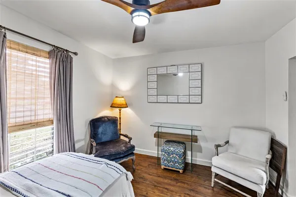 $3,000 | 2512 Azalea Court, Galveston, TX 77551