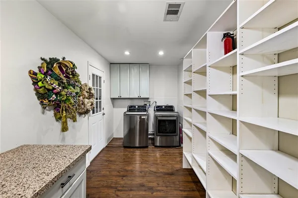 $3,000 | 2512 Azalea Court, Galveston, TX 77551