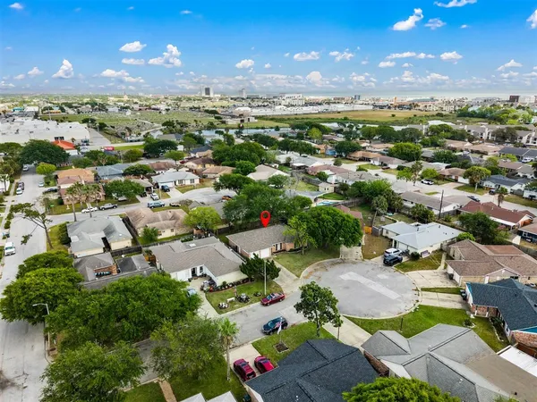 $3,000 | 2512 Azalea Court, Galveston, TX 77551