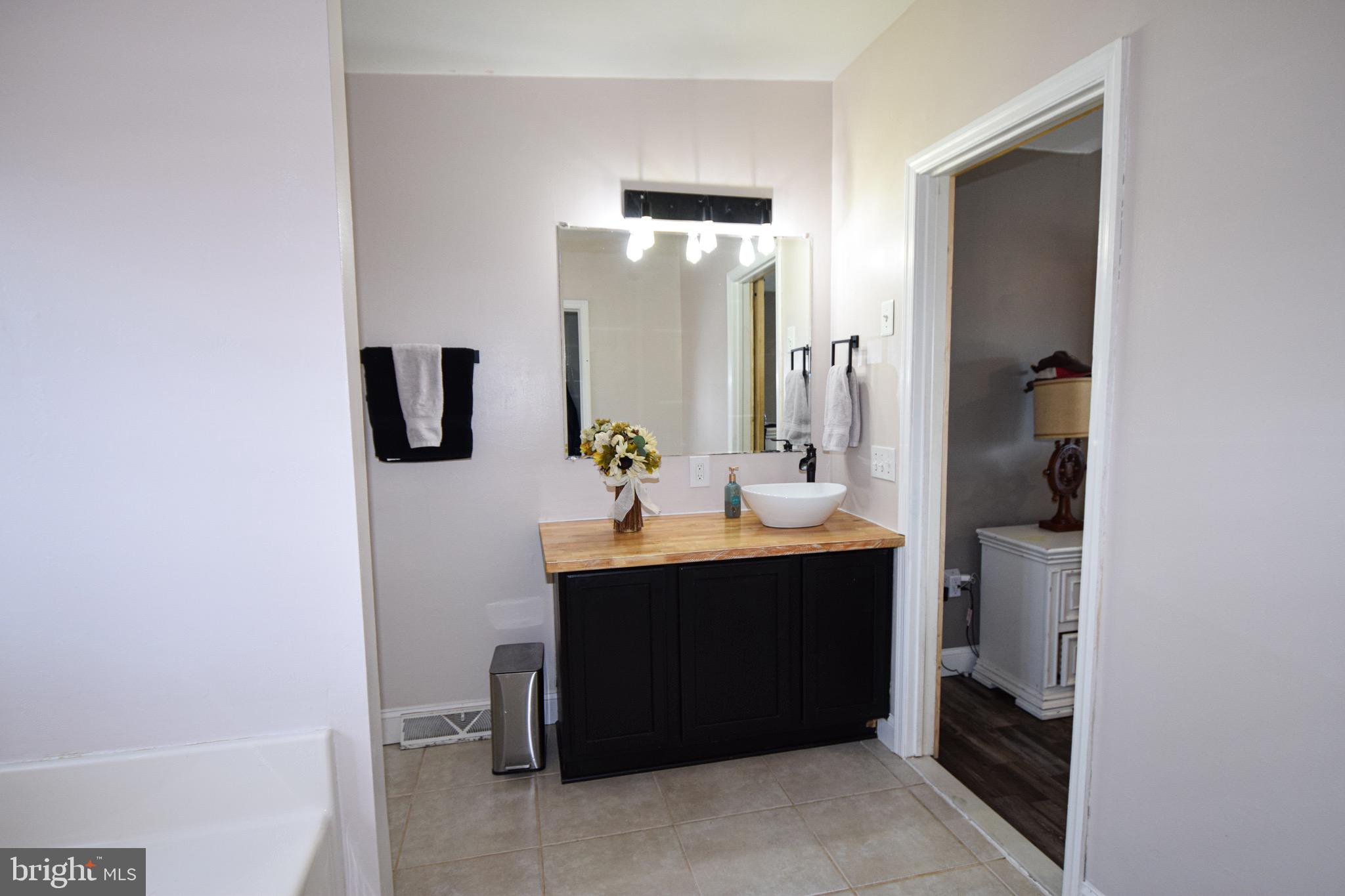3309 Deer Hill Road Street, MD 21154 - Photo 16 of 54 Owner's Bathroom
