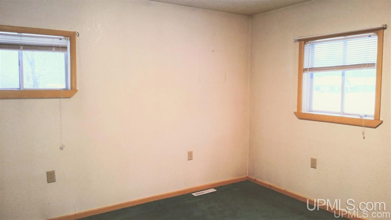 6685 65 Road Gladstone, MI 49837 - Photo 18 of 31