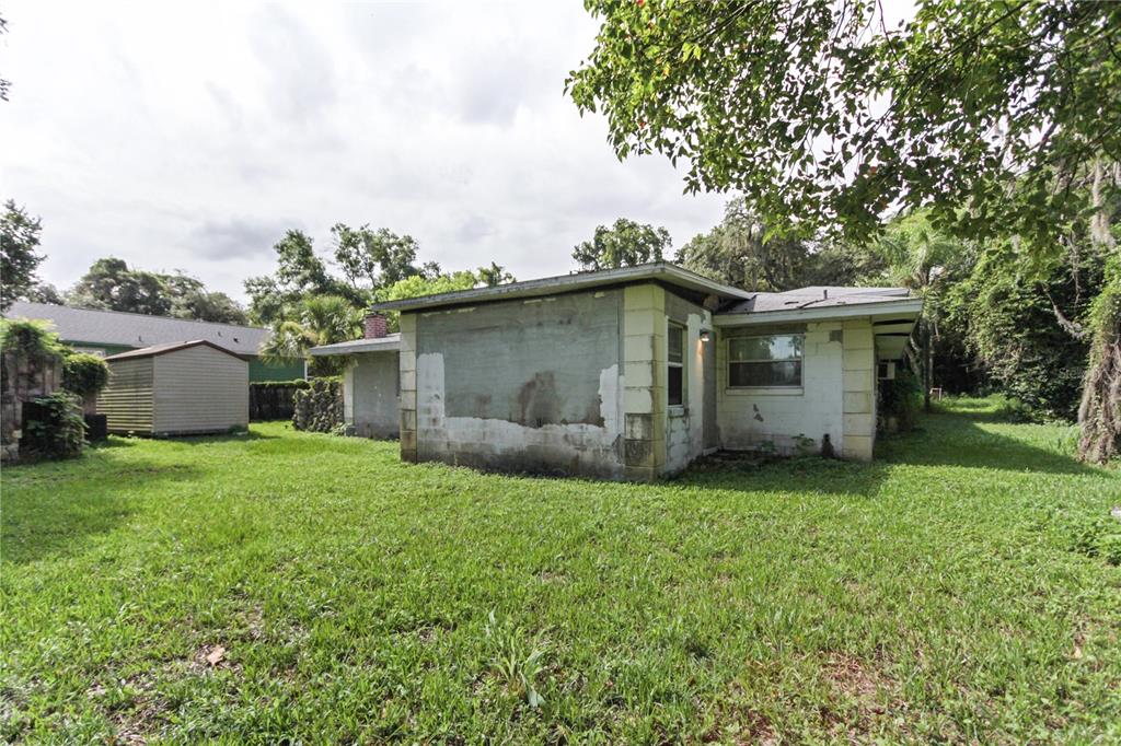 1071 Blake Street Altamonte Springs, FL 32701 - Photo 4 of 31 Backyard