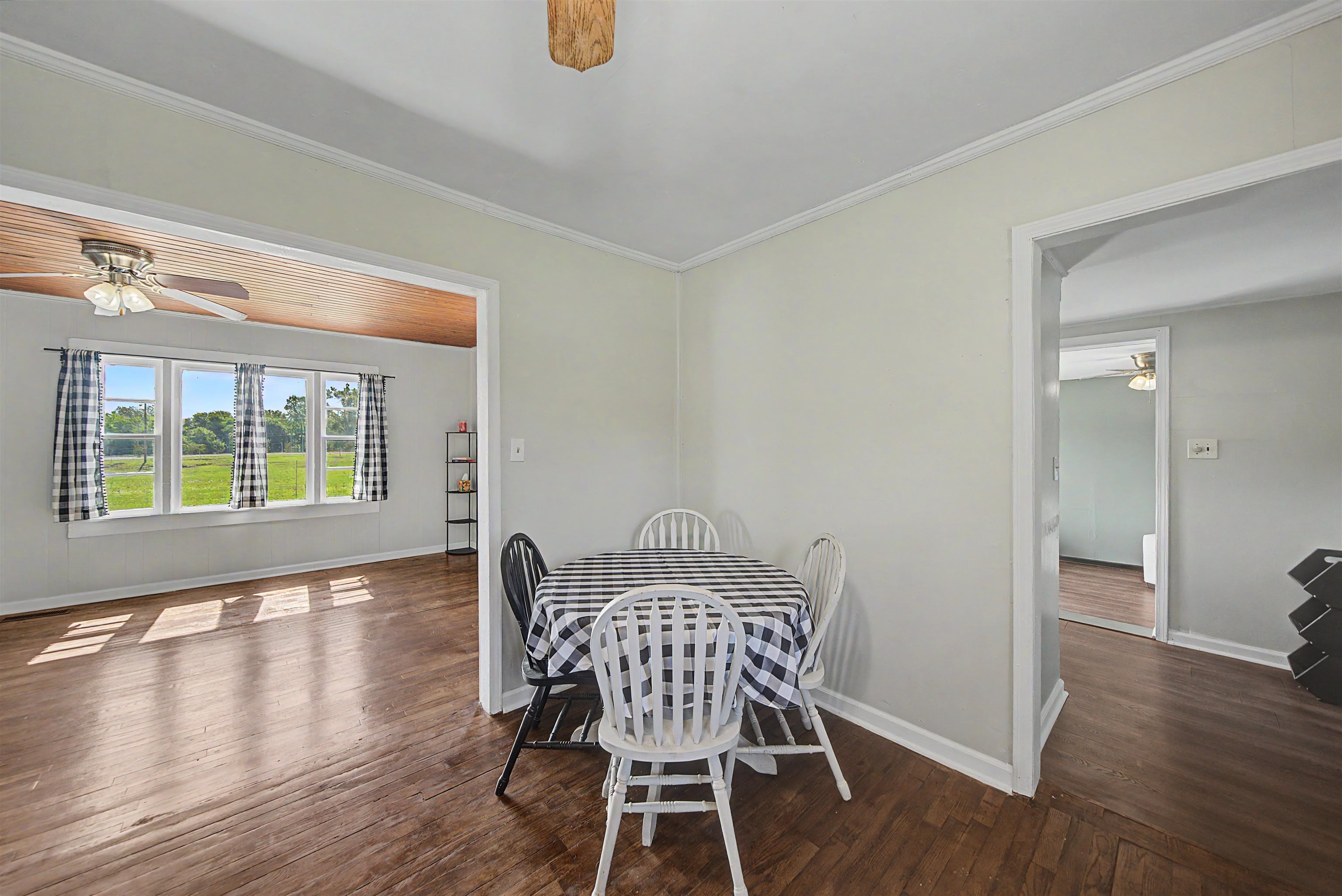201 Walnut Street Adamsville, TN 38310 - Photo 20 of 26 Dining area