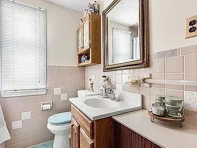 $3,300 | 17 Cypress Street, Unit 2, Somerville, MA 02143