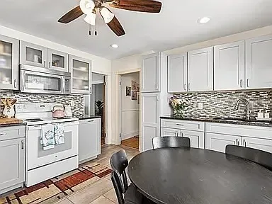 $3,300 | 17 Cypress Street, Unit 2, Somerville, MA 02143