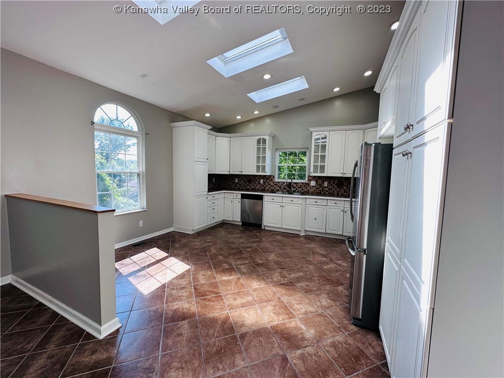 1010 Circle Road Charleston, WV 25314 - Photo 7 of 30 Gallery Image 7