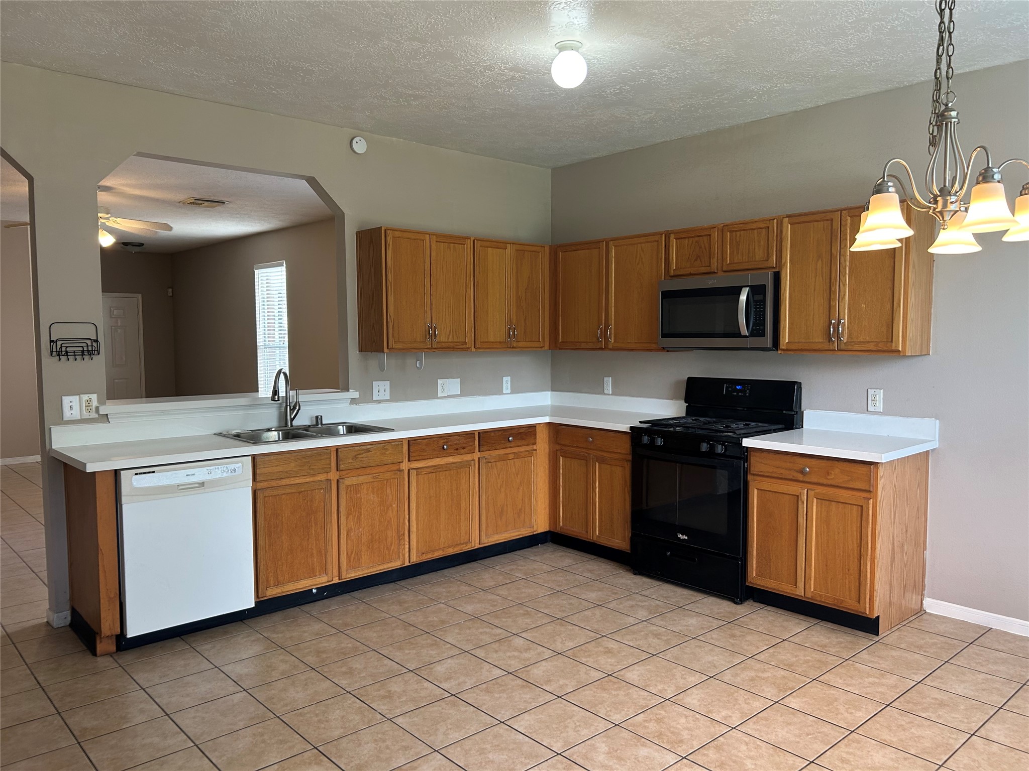 24227 Pinecreek Point Spring, TX 77373 - Photo 10 of 21 Gallery Image 10