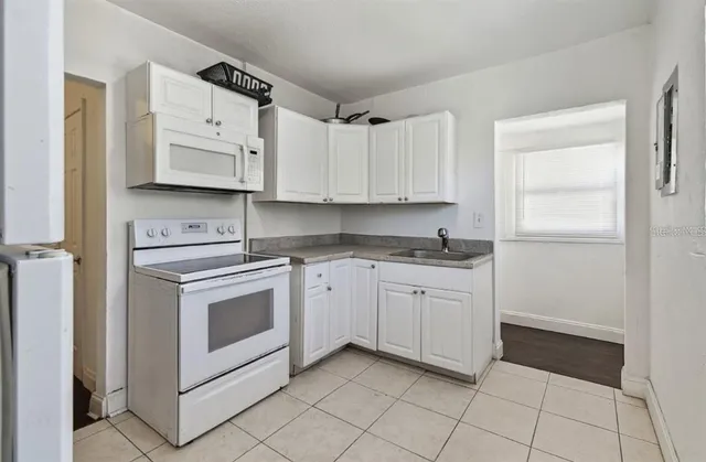 $369,400 | 725 21st Avenue South, St. Petersburg, FL 33705