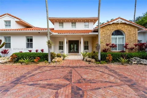 $4,850,000 | 6235 Rolling Rd Drive, Pinecrest, FL 33156