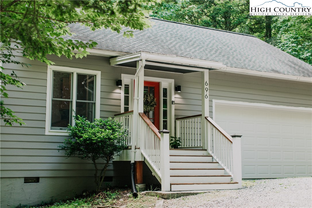696 Alpine Acres Road Vilas, NC 28692 - Photo 2 of 38 Gallery Image 2
