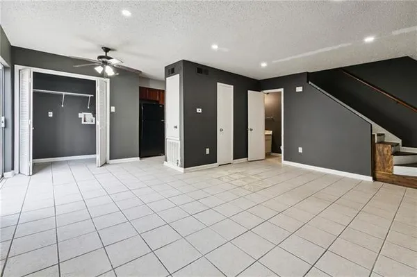 $1,400 | 241 Helen Street, Unit 4D, Terrytown, LA 70056