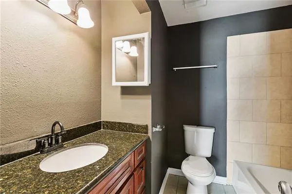 $1,400 | 241 Helen Street, Unit 4D, Terrytown, LA 70056