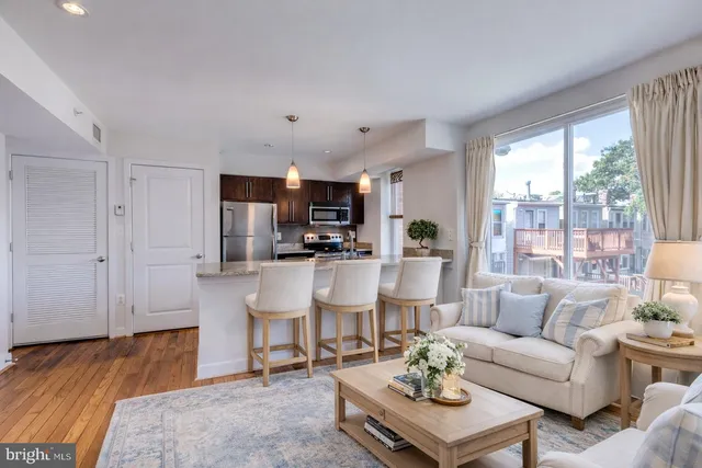 $2,000 | 420 16th Street Southeast, Unit 208, Washington, DC 20003