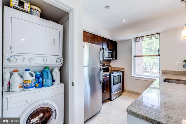 $2,200 | 420 16th Street Southeast, Unit 208, Washington, DC 20003