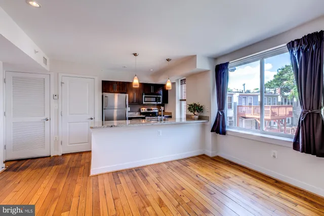 $2,200 | 420 16th Street Southeast, Unit 208, Washington, DC 20003