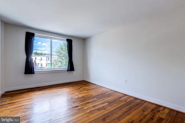 $2,200 | 420 16th Street Southeast, Unit 208, Washington, DC 20003