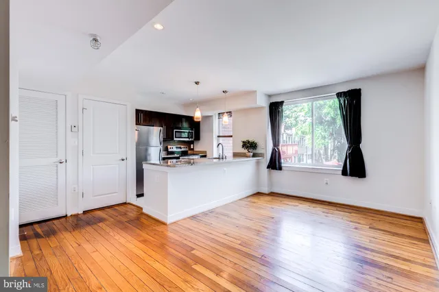 $2,200 | 420 16th Street Southeast, Unit 208, Washington, DC 20003