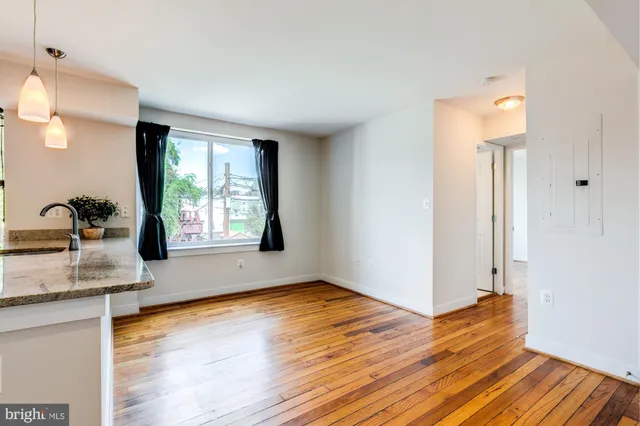 $2,200 | 420 16th Street Southeast, Unit 208, Washington, DC 20003