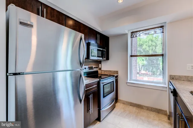 $2,200 | 420 16th Street Southeast, Unit 208, Washington, DC 20003