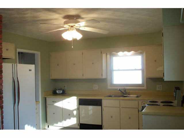 2691 Nottingham Road Columbus, OH 43221 - Photo 4 of 5