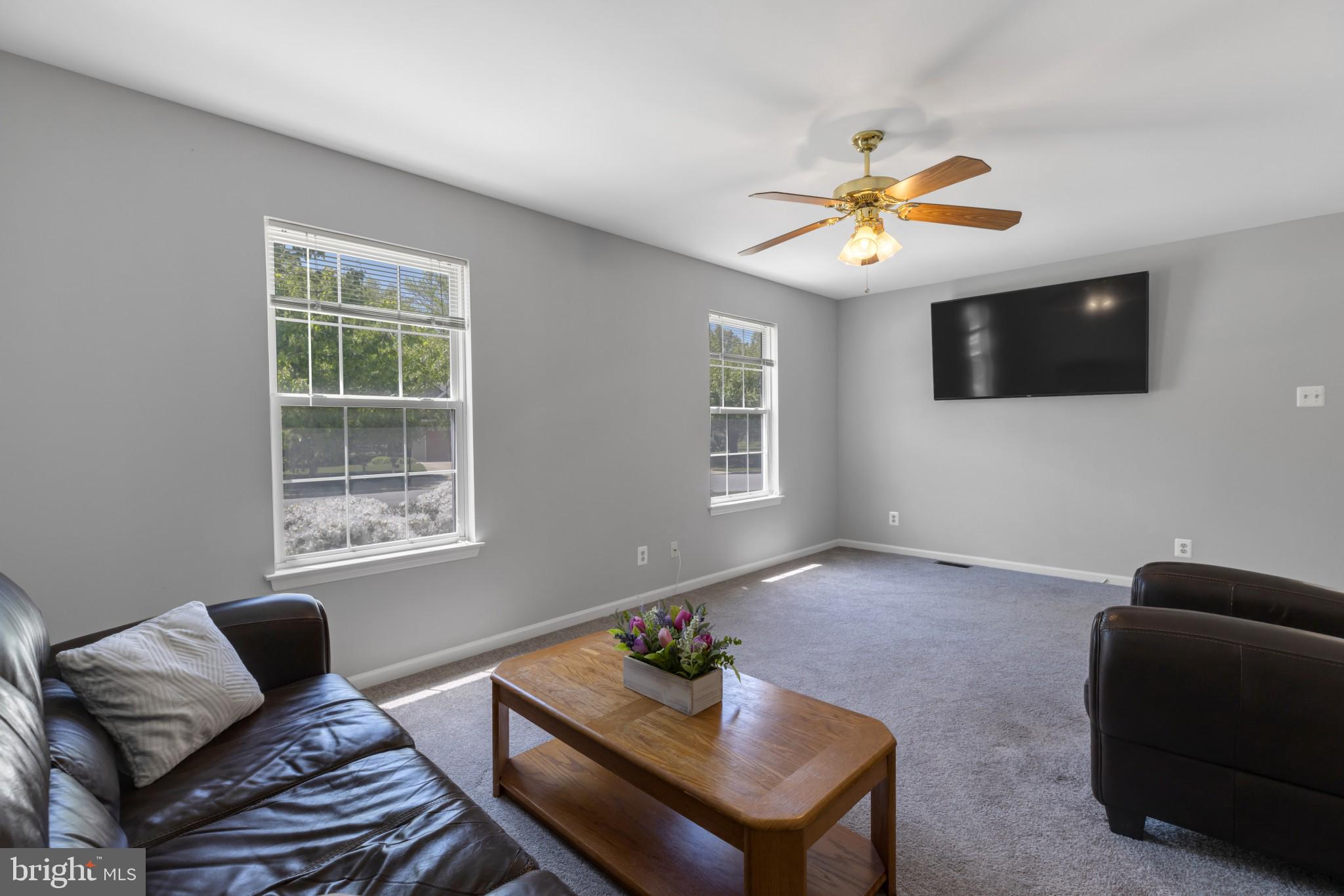 435 Country Way Mickleton, NJ 08056 - Photo 7 of 30 Living room