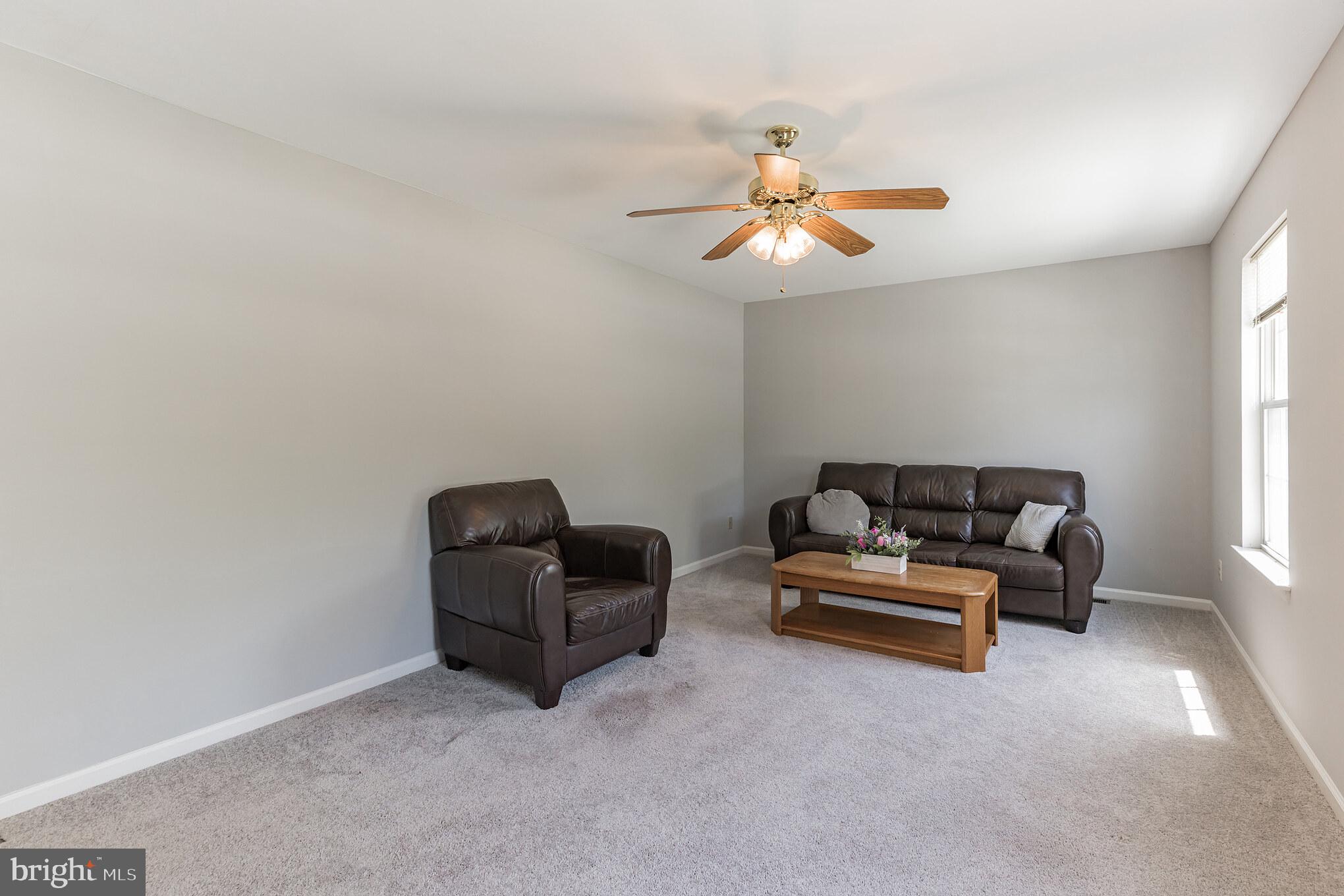 435 Country Way Mickleton, NJ 08056 - Photo 9 of 30 Living room