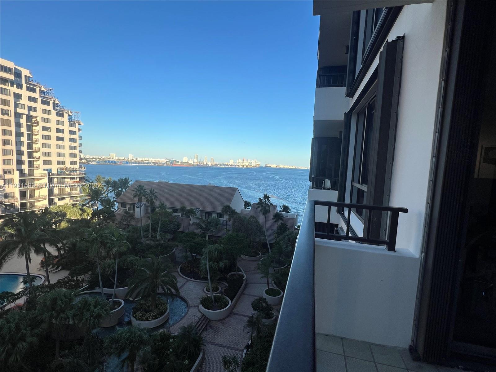520 Brickell Key Drive, Unit A900 Miami, FL 33131 - Photo 38 of 58 a view of a balcony