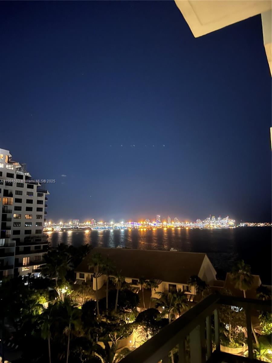 520 Brickell Key Drive, Unit A900 Miami, FL 33131 - Photo 48 of 58 a view of a room